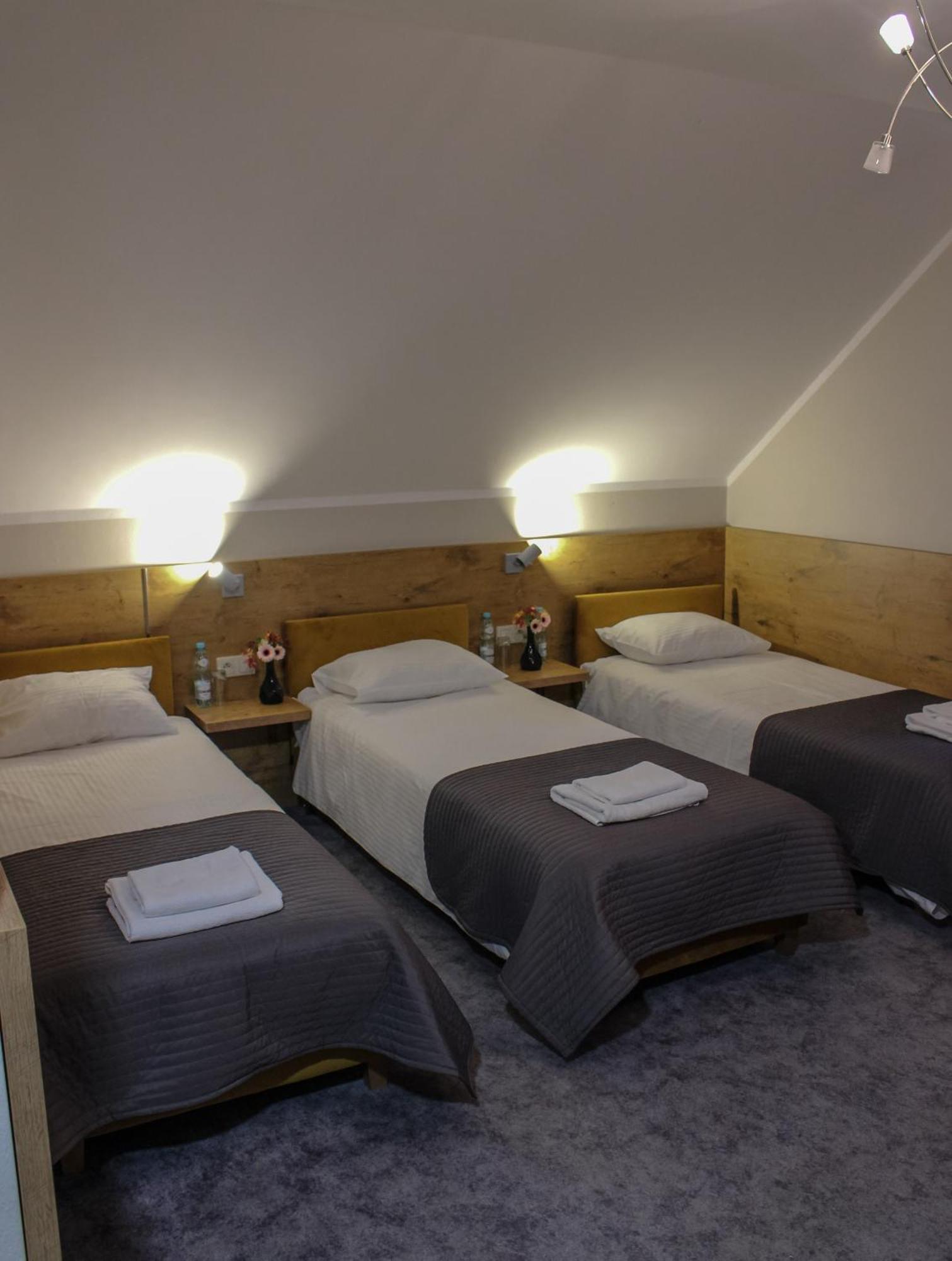 Hotel Regina Radom Ngoại thất bức ảnh