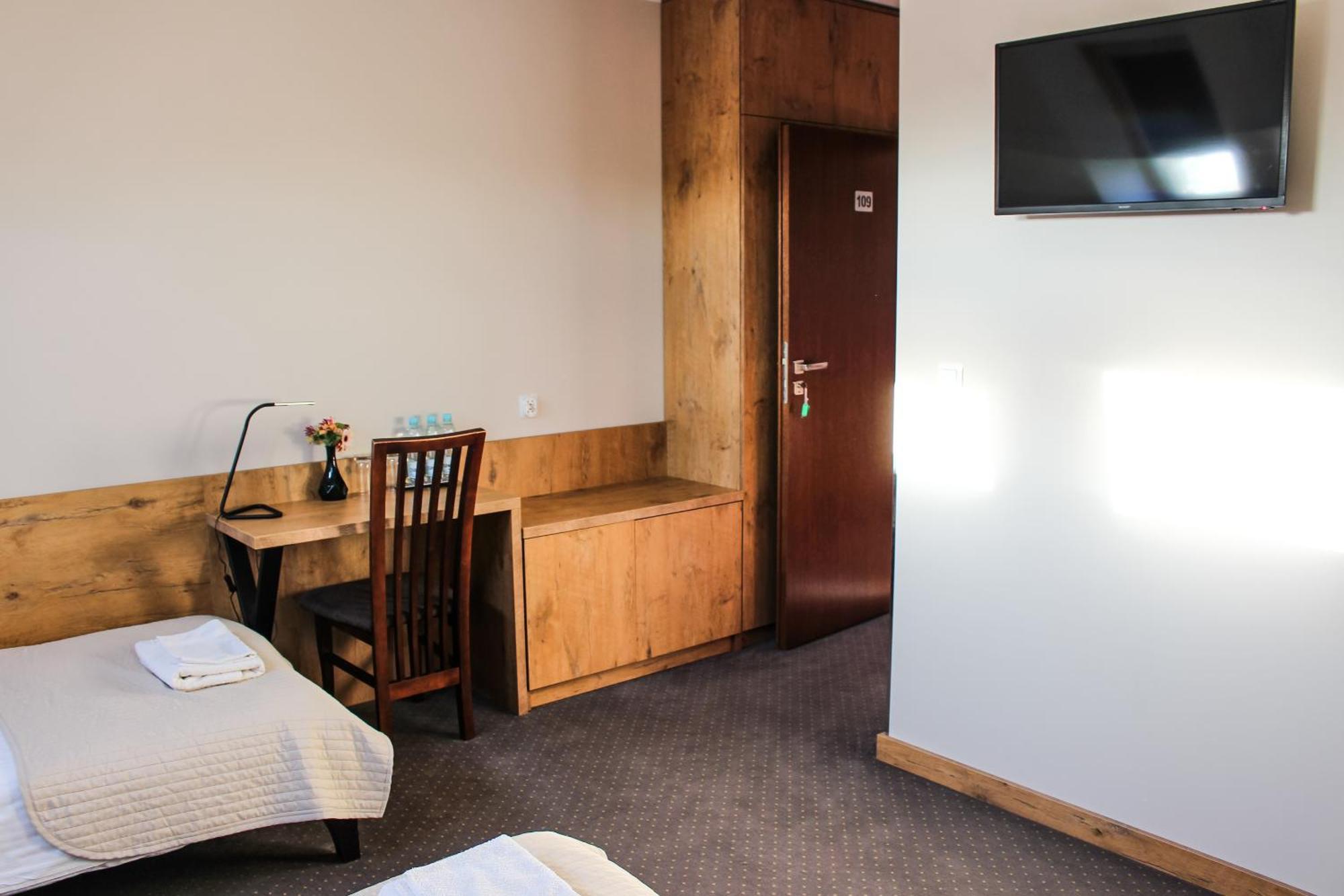 Hotel Regina Radom Ngoại thất bức ảnh